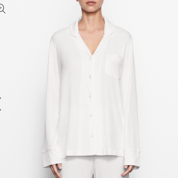 **SOLD**2/ SKIMS SOFT LOUNGE SLEEP SHIRT - Picture 2 of 10